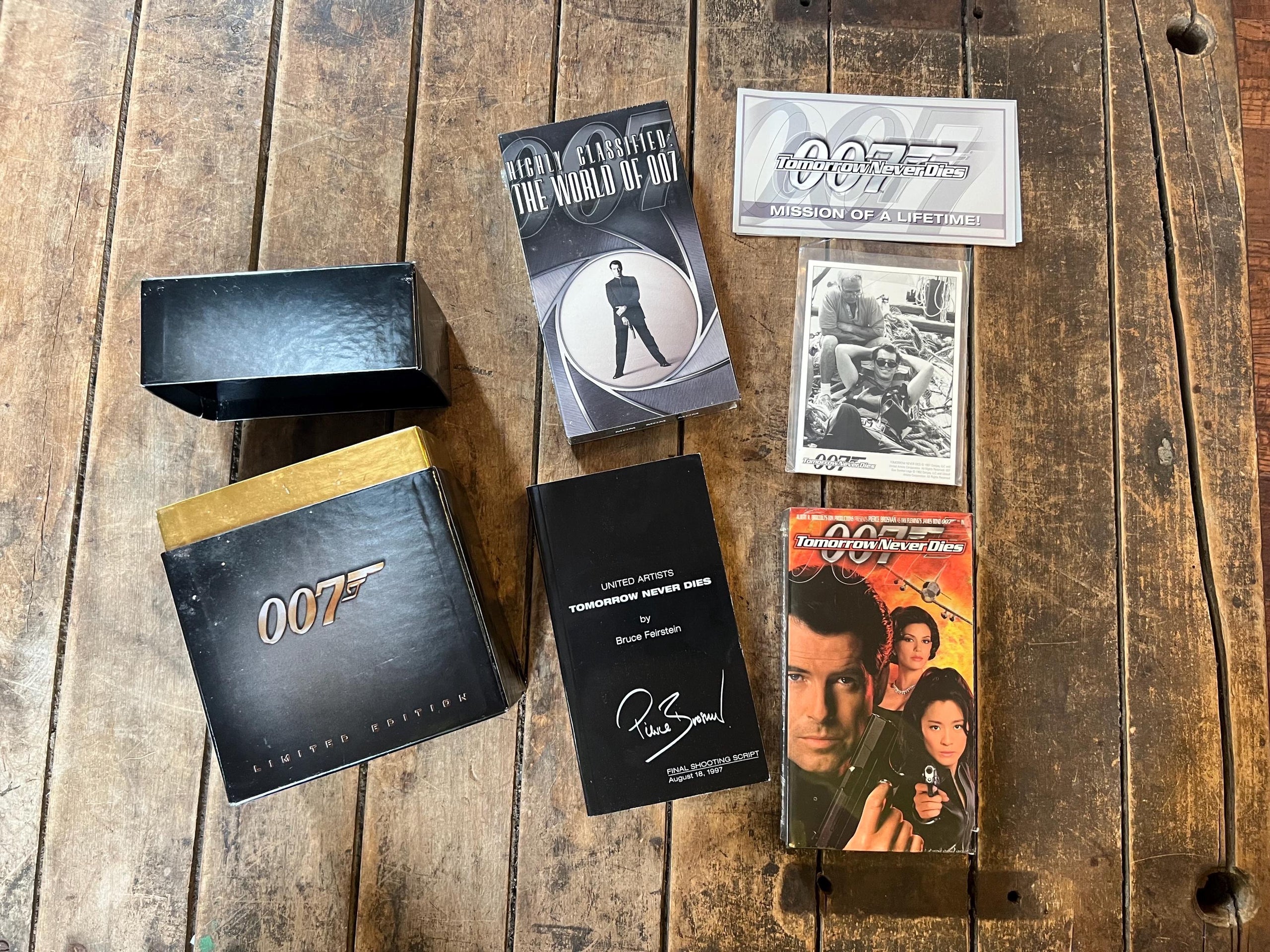 James Bond Tomorrow Never Dies ( VHS 1997) Limited Edition VHS Set NOS Sealed