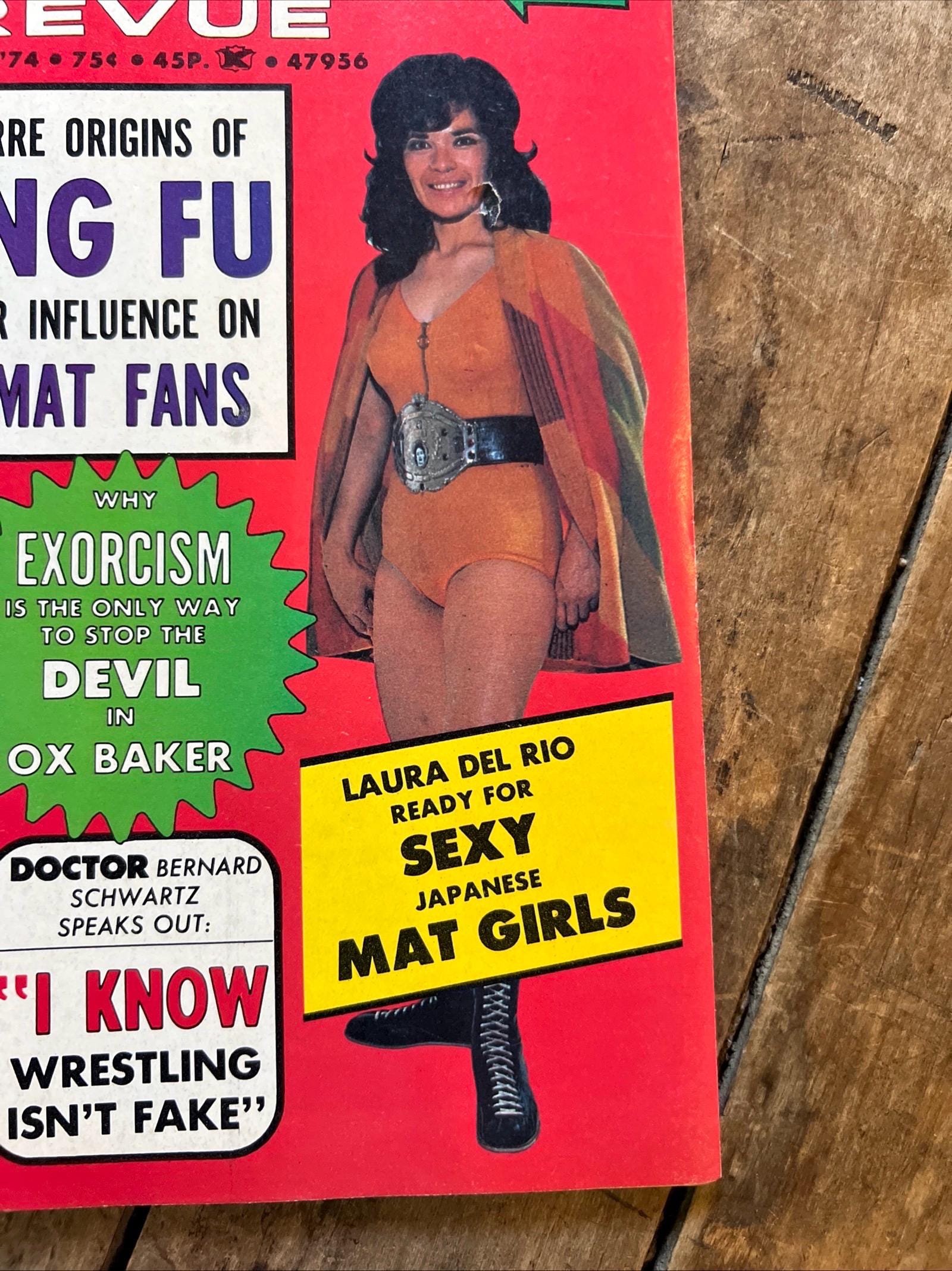 Wrestling Revue Magazine - August 1974 Issue - WWF / WWE - David Carradine Cover
