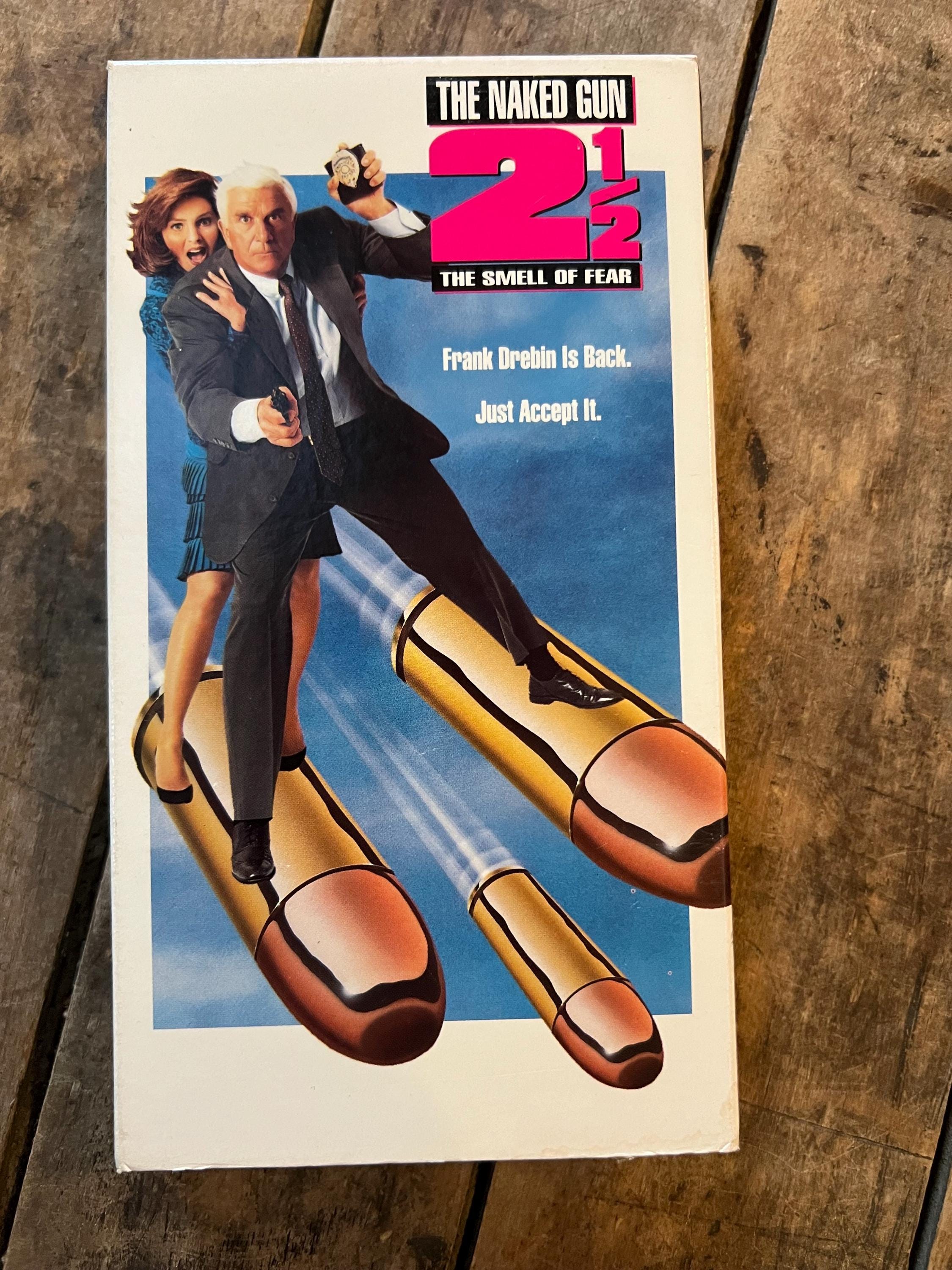 The Naked Gun 2 1/2 -The Smell Of Fear ( VHS 1991 ) Starring - Leslie Nielsen & Pricilla Presley