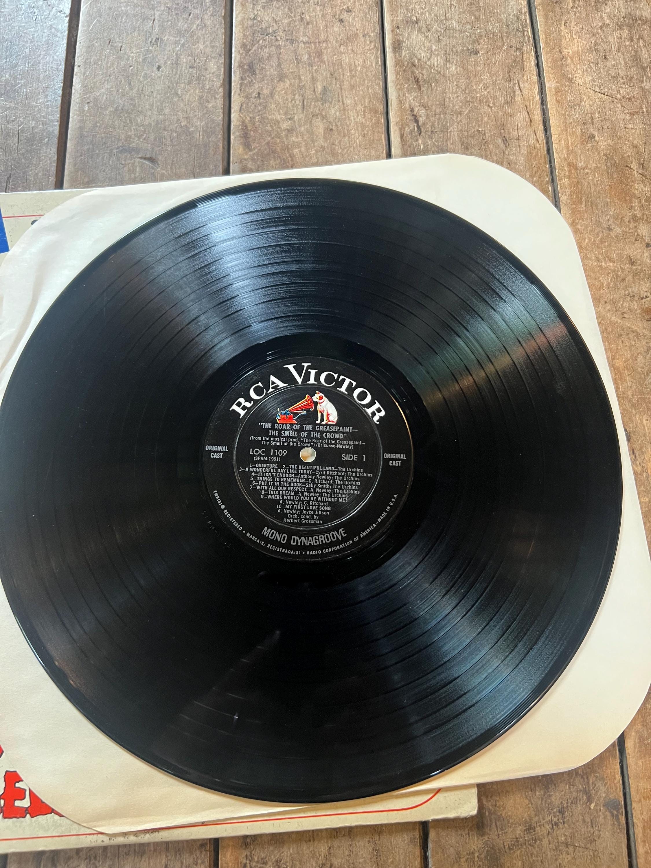 Laurel & Hardy LP Record: The Roar of the Greaspaint (1965 RCA Victor Original)
