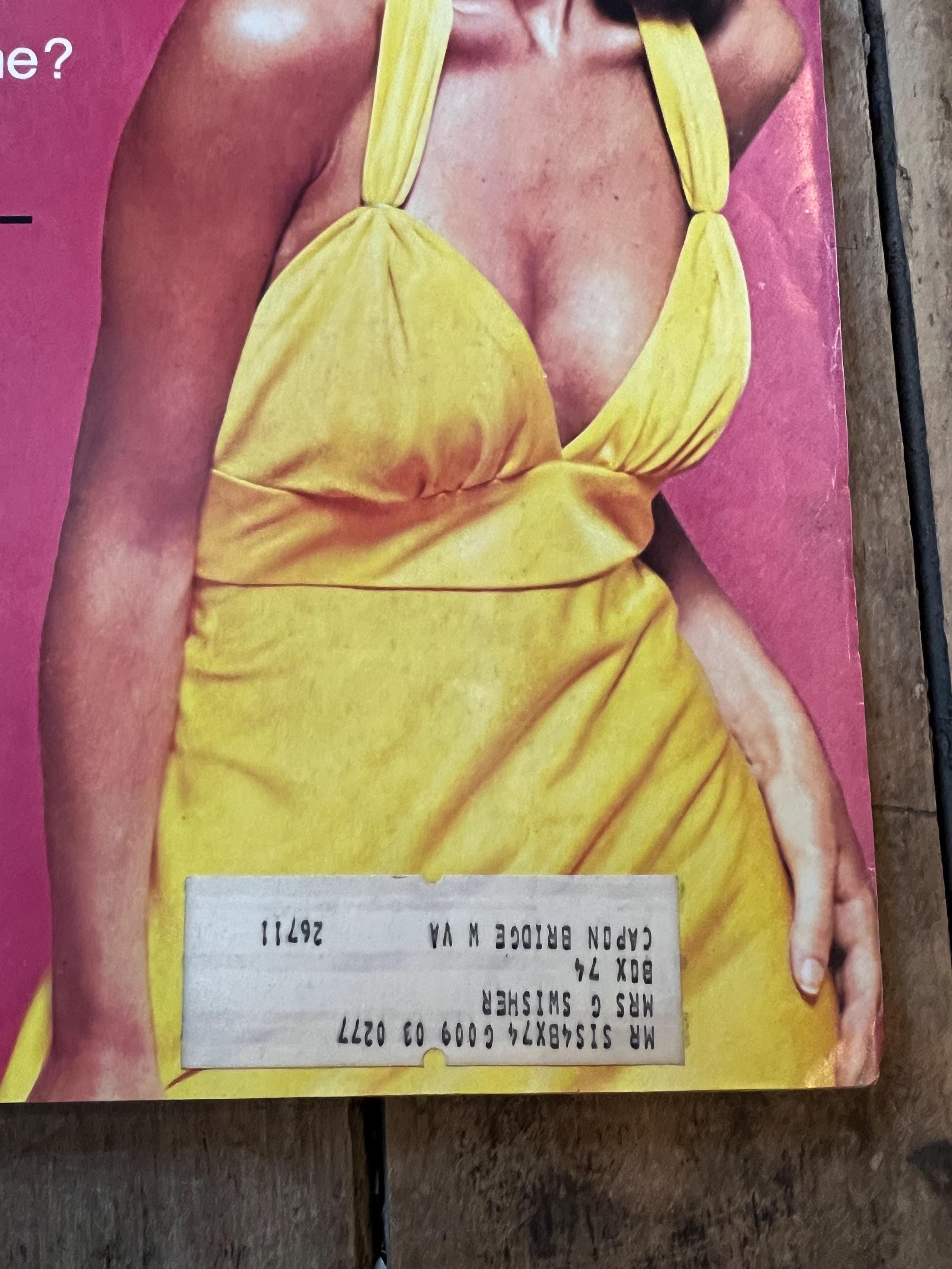 Dell Modern Romances Magazine (September 1976)  Magazine For The Young Homemaker