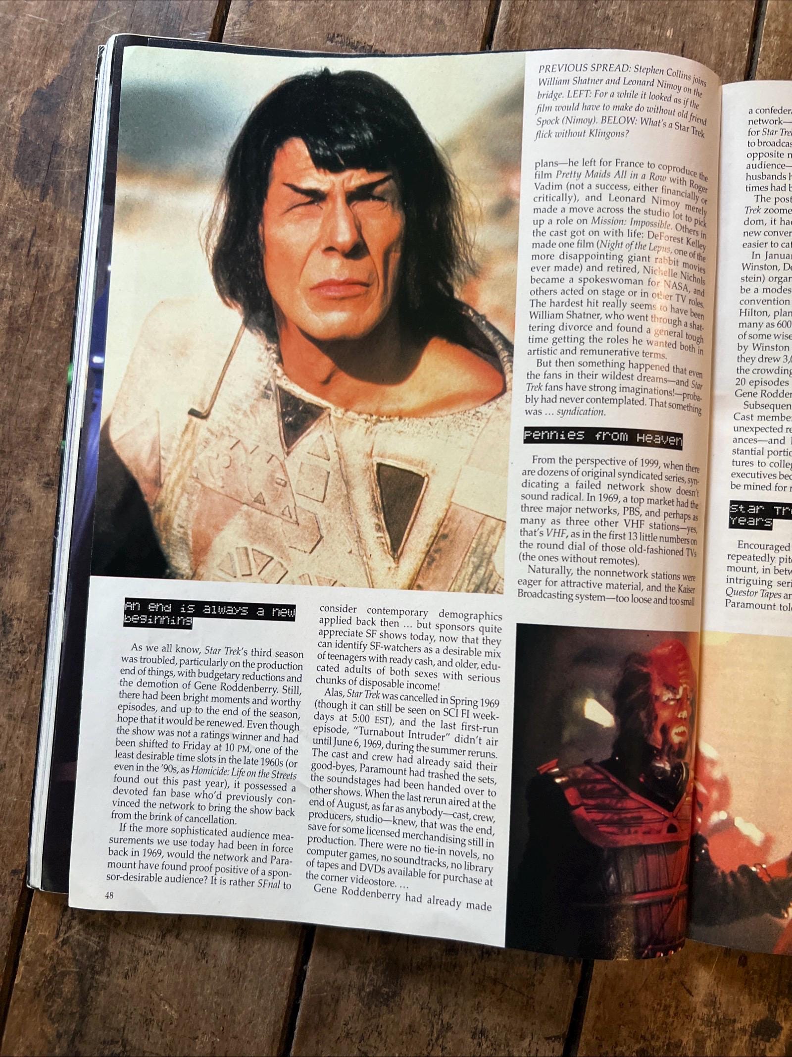 The Official SCI-FI  Entertainment Magazine ( December 1999 ) Star Trek Cover